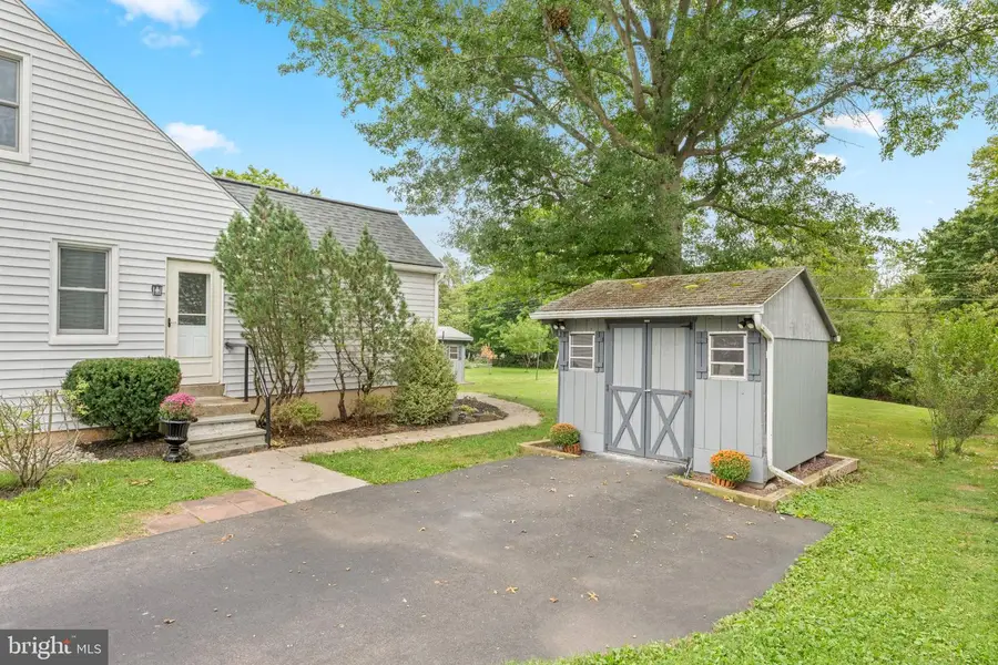 162 Maple Ave, Collegeville, PA 19426 - #3