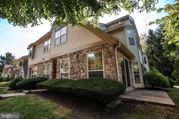 1401 Stratford Ct, ROYERSFORD, PA 19468