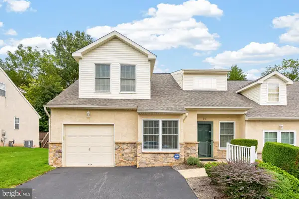 19 Stuart Dr #19, NORRISTOWN, PA 19401