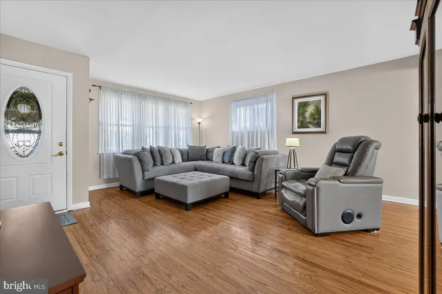 506 Inman Ter, Willow Grove, PA 19090 - #2