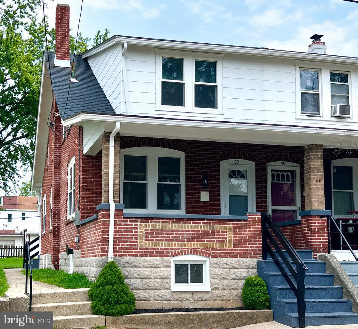 37 W 2nd St #, Pottstown, PA 19464 - #1