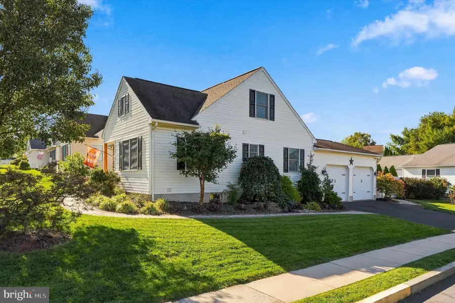 137 E 11th St #, Pennsburg, PA 18073 - #3