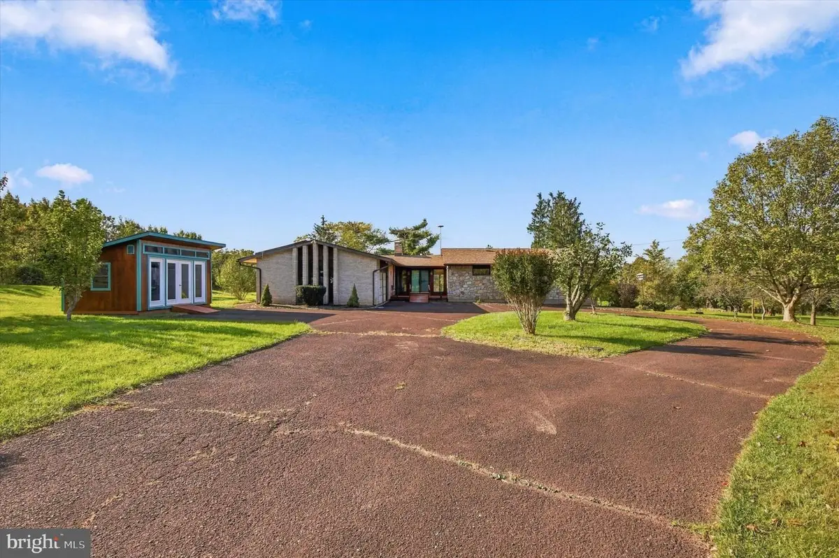 2125 Berks Rd, Lansdale, PA 19446 - #1