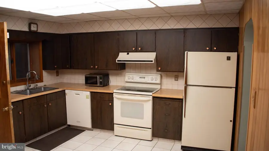 142 Main St, East Greenville, PA 18041 - #3