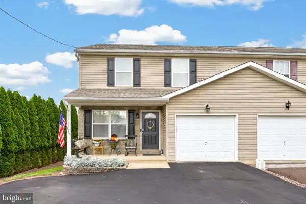720 Montgomery Ave, PENNSBURG, PA 18073