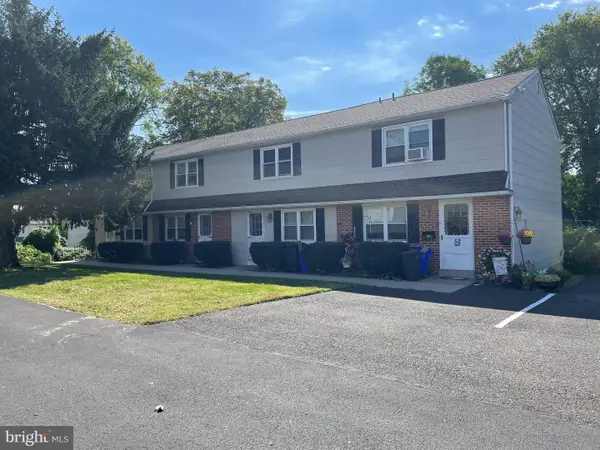 52 Byberry Rd, HATBORO, PA 19040