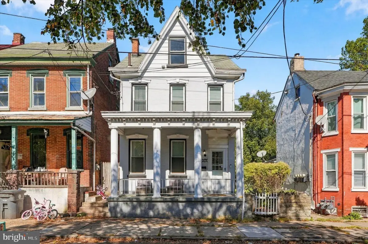 317 Walnut St, Pottstown, PA 19464 - #1