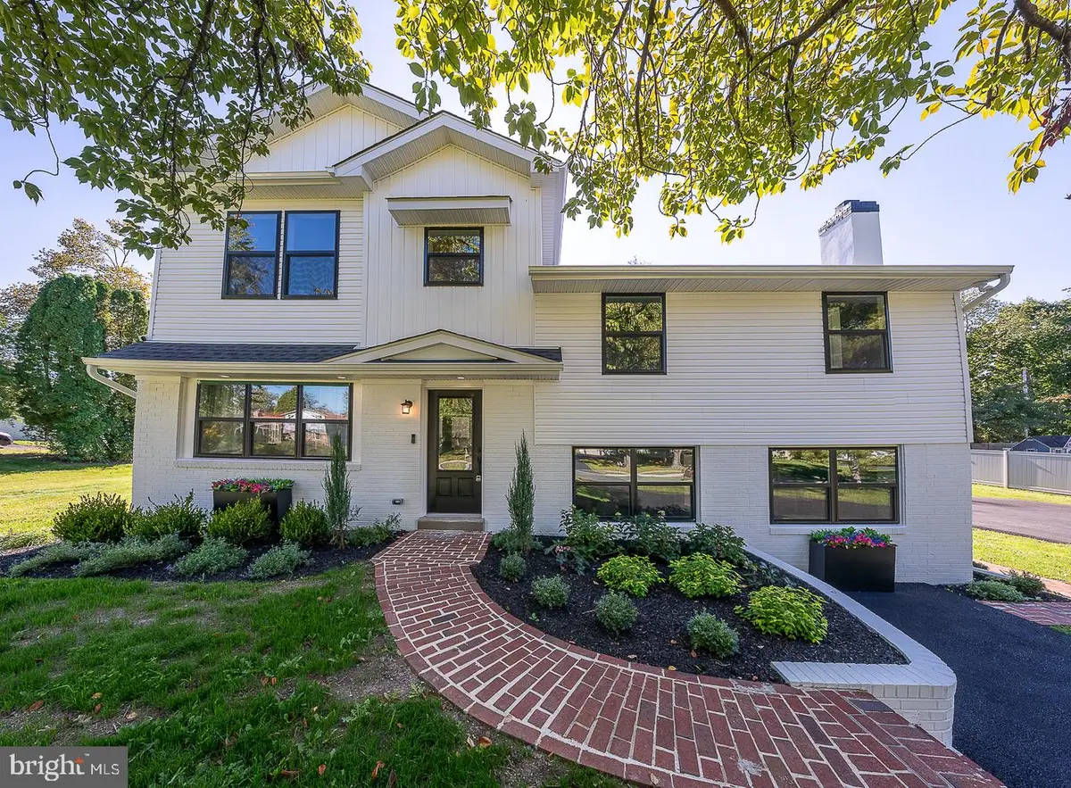 942 Surrey Dr, Blue Bell, PA 19422 - #1