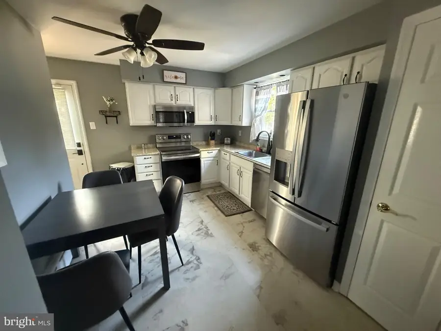 3898 Round Meadow Ln #, Hatboro, PA 19040 - #3