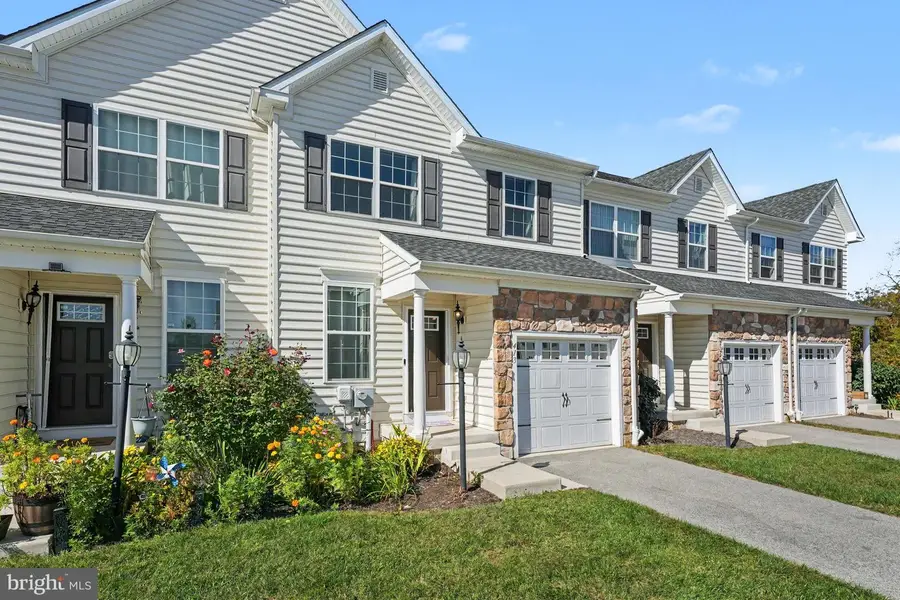 413 Sourwood Rd, Norristown, PA 19403 - #3