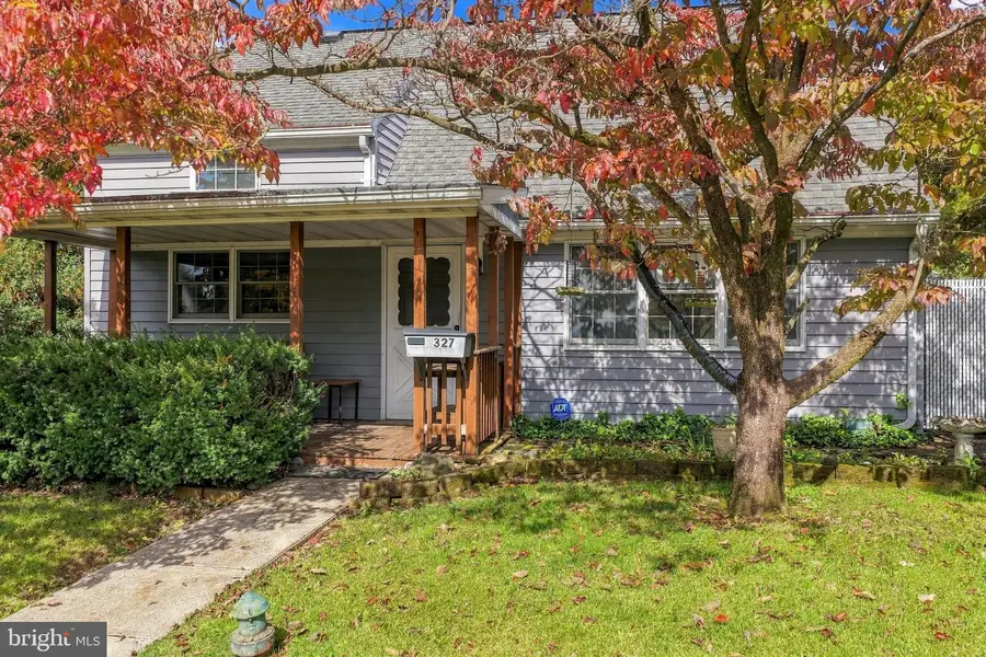 327 W Beech St, Pottstown, PA 19464 - #2