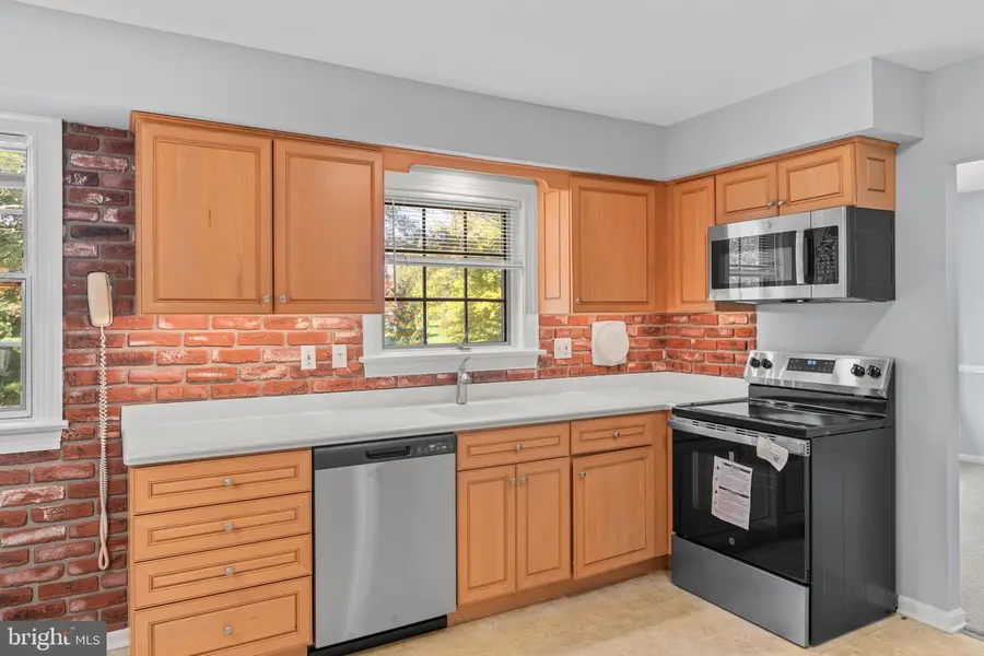 869 Laurel Ln, Harleysville, PA 19438 - #3