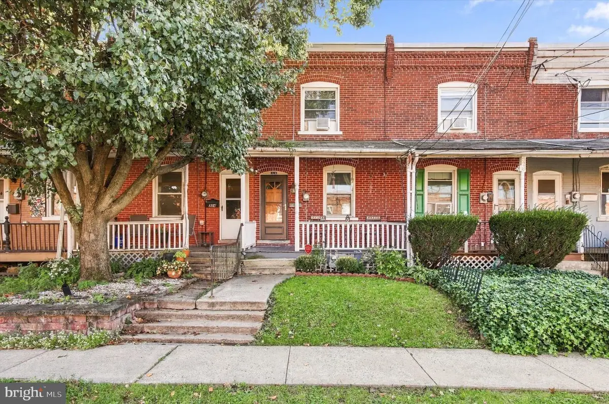 326 W 5th St, Lansdale, PA 19446 - #1