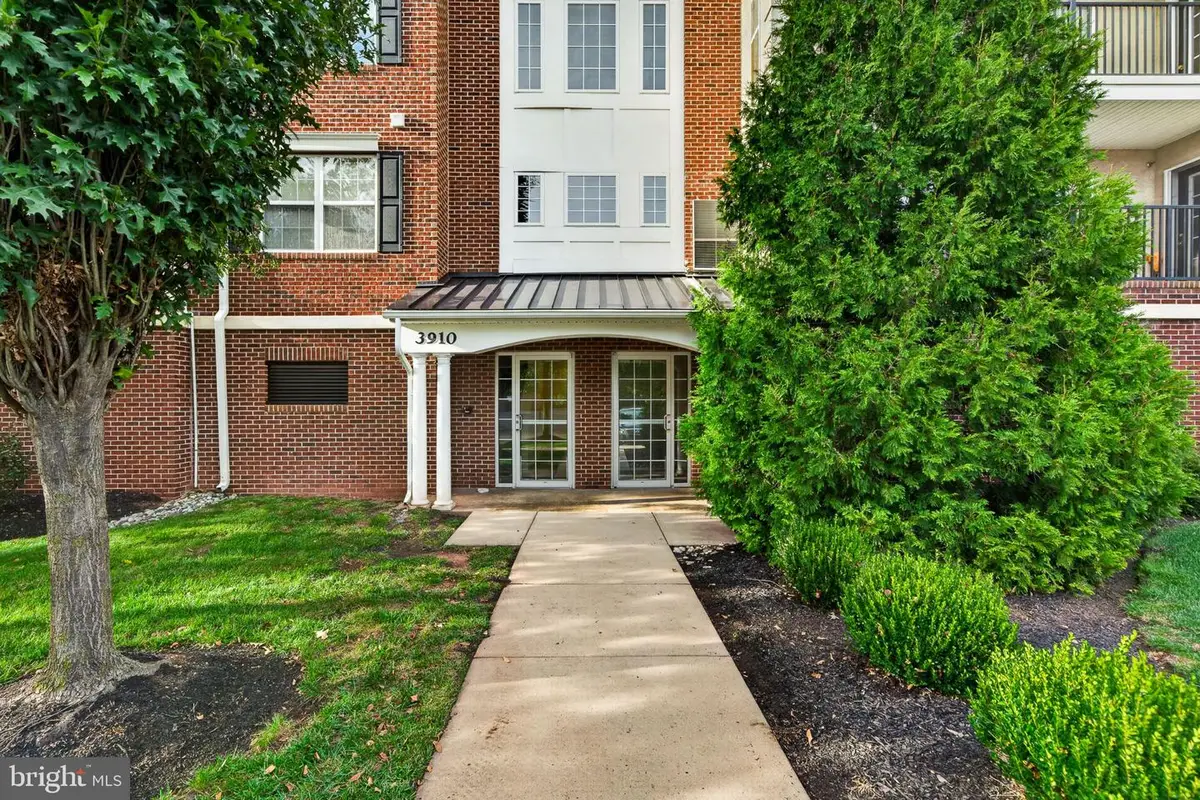 3910 Ashland Dr #215, Harleysville, PA 19438 - #1