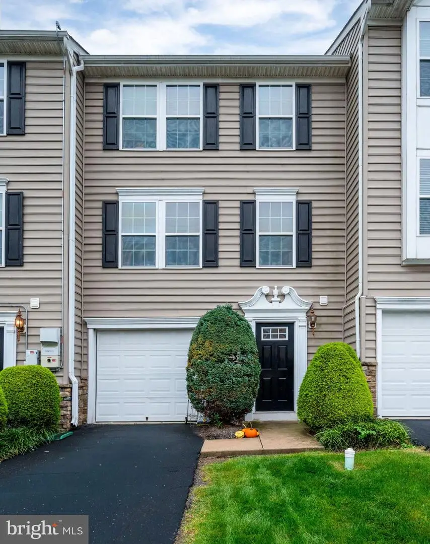 206 Susan Cir, North Wales, PA 19454 - #1