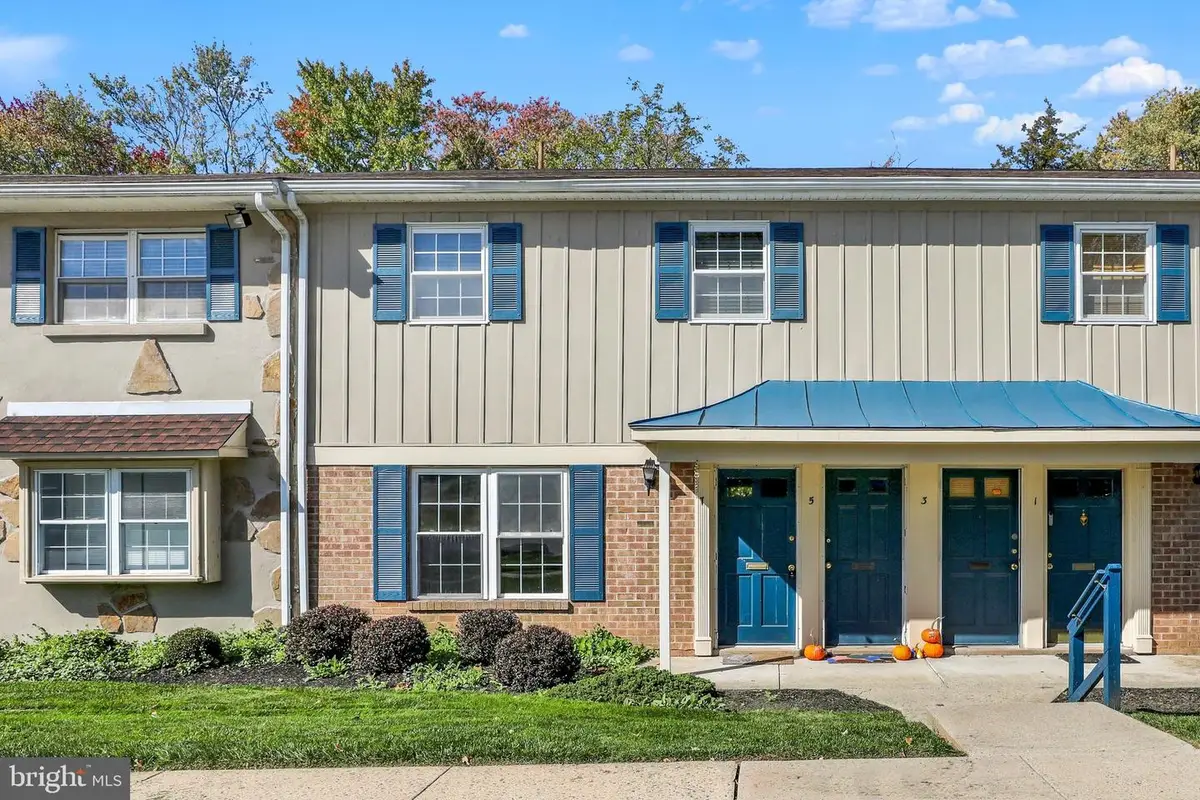 7 Wexford Dr, North Wales, PA 19454 - #1