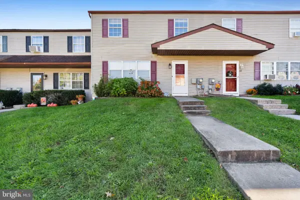 69 Pennypacker Dr, SCHWENKSVILLE, PA 19473