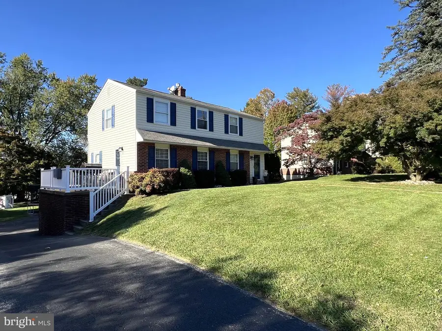 4027 Joshua Rd, Lafayette Hill, PA 19444 - #2