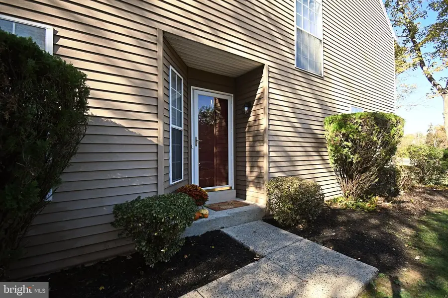 27 Village Dr, Schwenksville, PA 19473 - #2