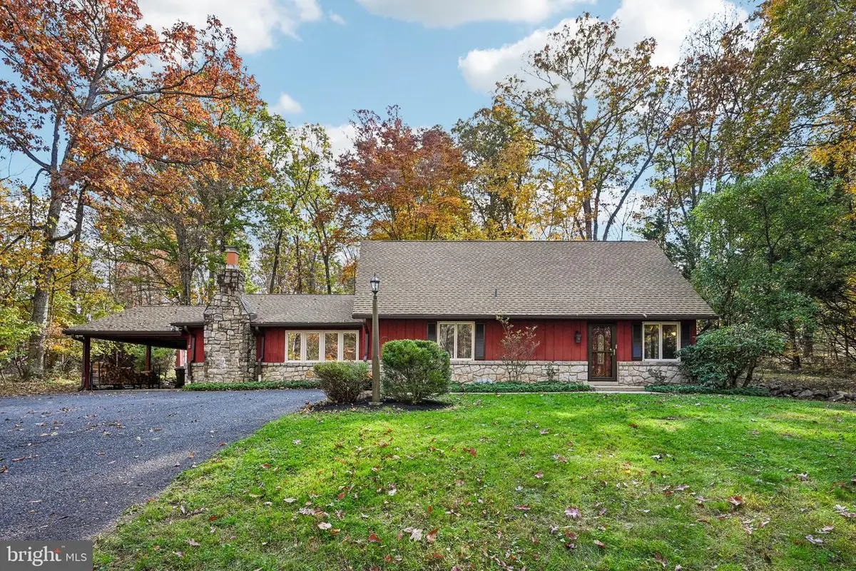 14 Meng Rd, Schwenksville, PA 19473 - #1