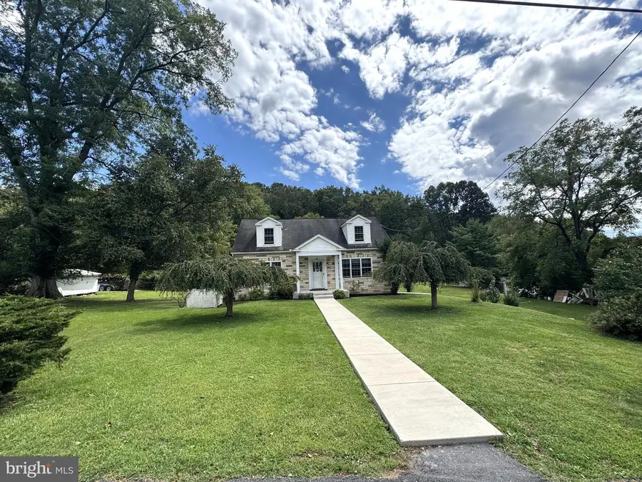 363 N Walnut St, Lewistown, PA 17044 - Image #2