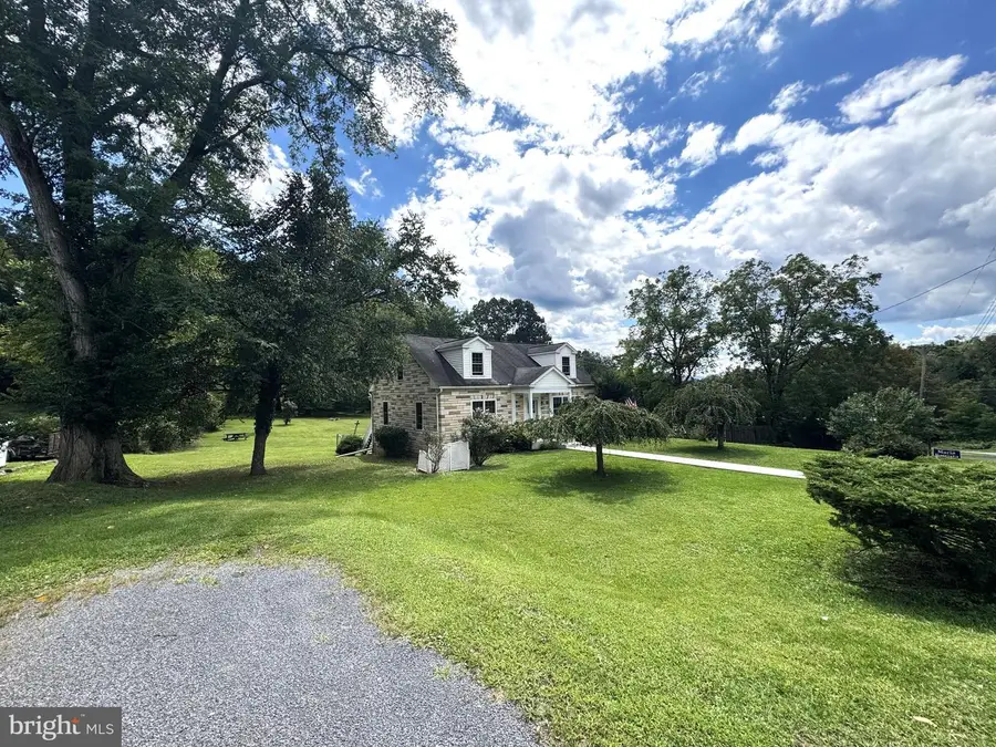 363 N Walnut St, Lewistown, PA 17044 - Image #3