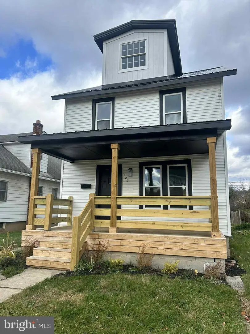 723 S Wayne St, Lewistown, PA 17044 - Image #1