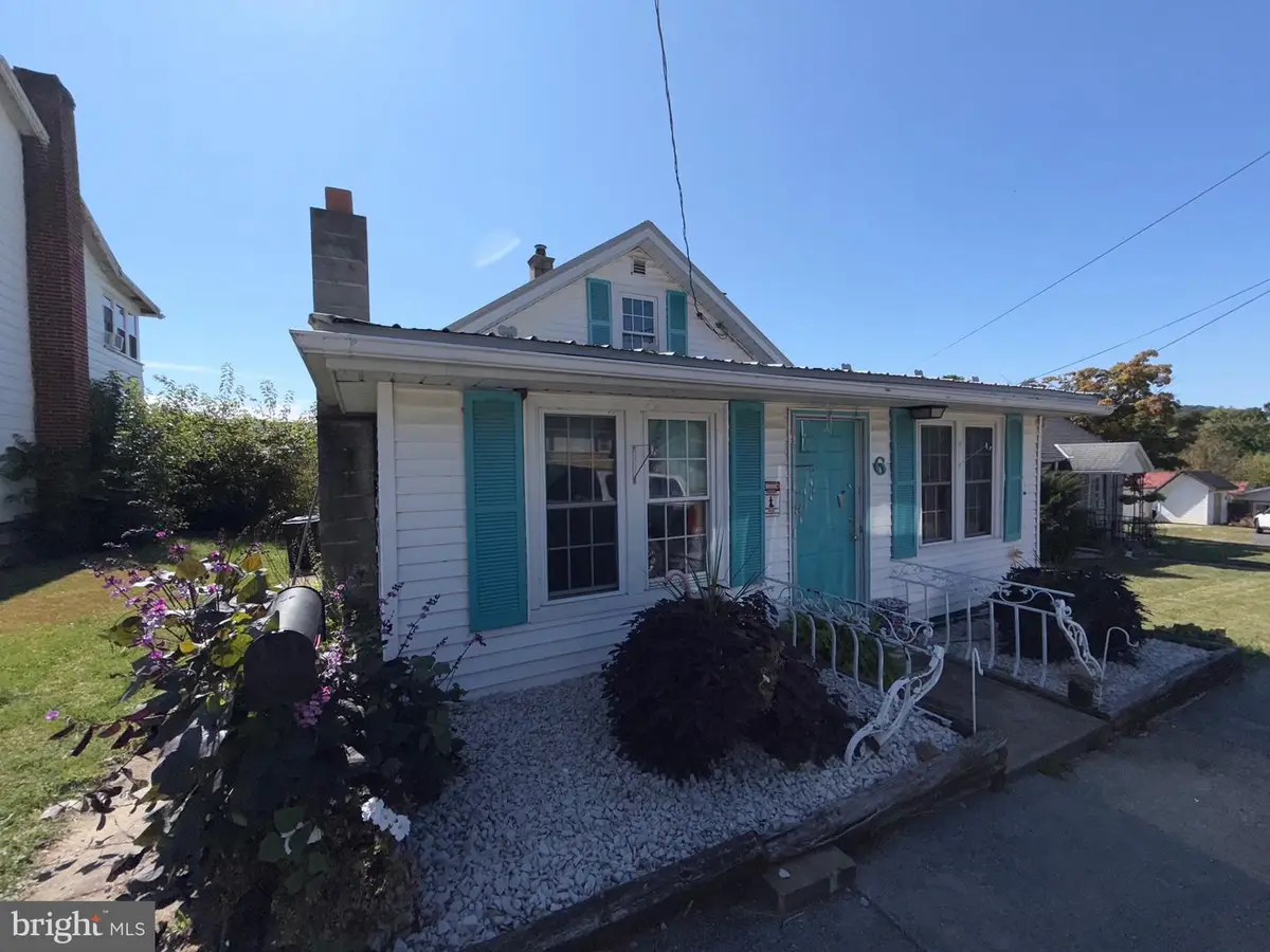 6 Oakland Ave, Lewistown, PA 17044 - Image #1