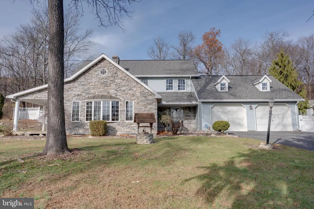 221 Cliffside Dr, Lewistown, PA 17044 - Image #1