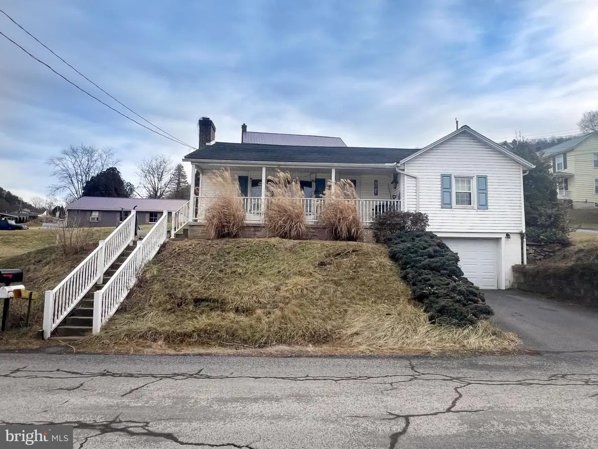 186 W Railroad St, Reedsville, PA 17084 - Image #1