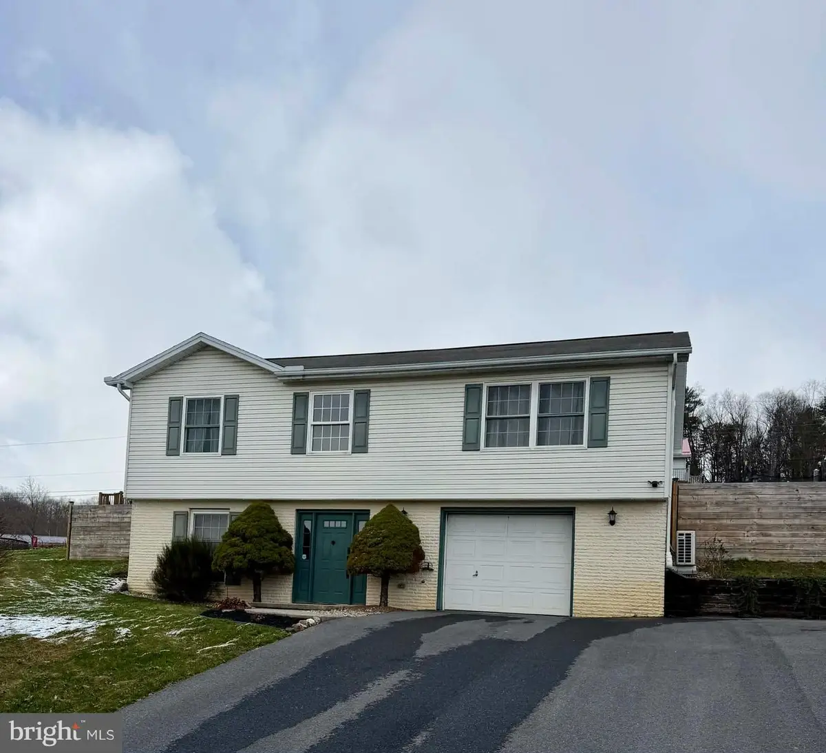 15 Birch Dr, Lewistown, PA 17044 - #1