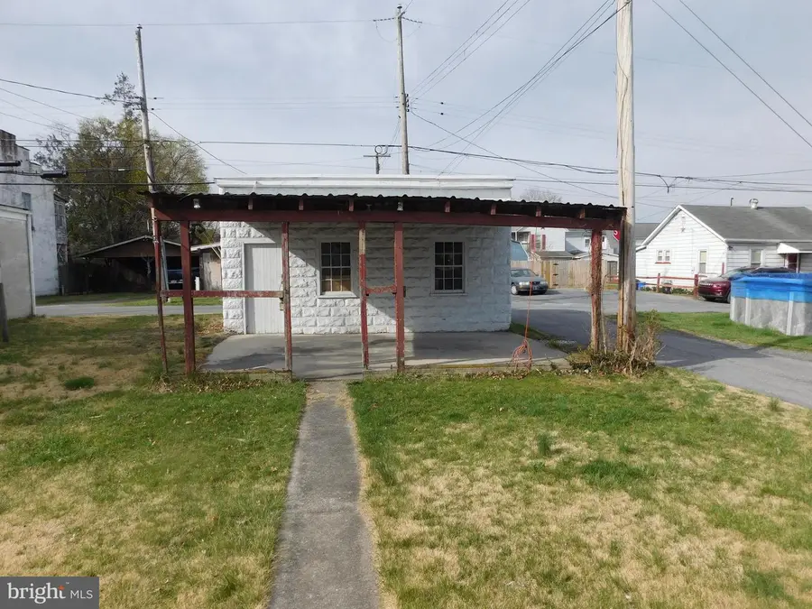 402 South Main Street, Lewistown, PA 17044 - #3