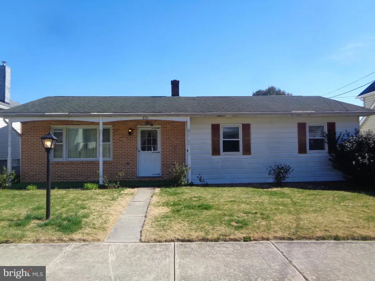 820 5th Street W, Lewistown, PA 17044 - #1