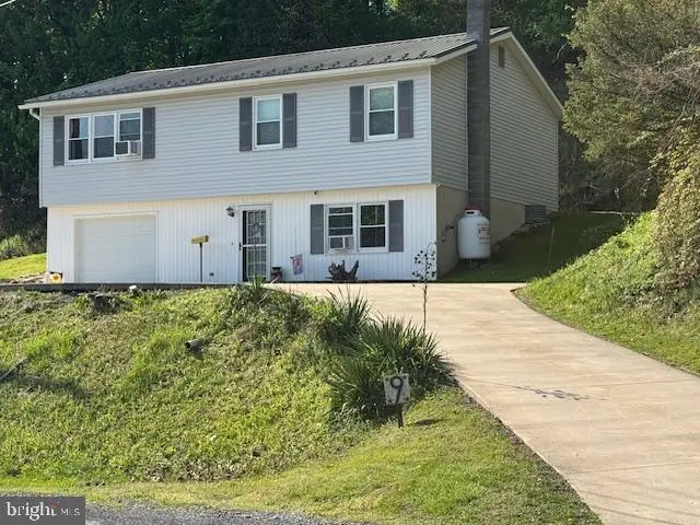 9 Pine Park Dr, Lewistown, PA 17044 - #2
