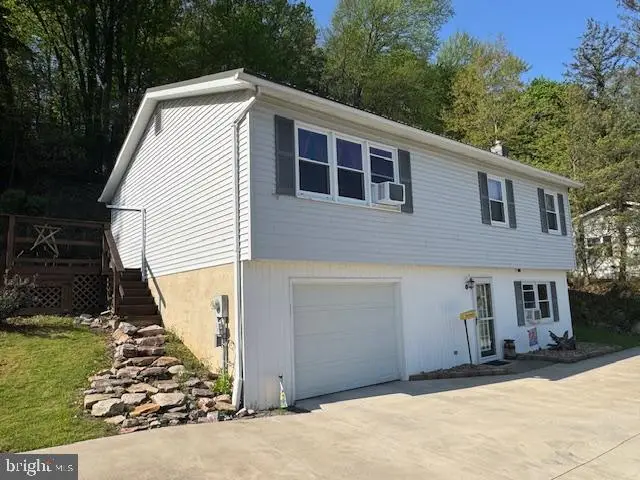 9 Pine Park Dr, Lewistown, PA 17044 - #3