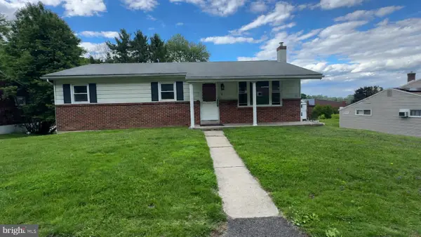 6 Pine Park Dr, LEWISTOWN, PA 17044
