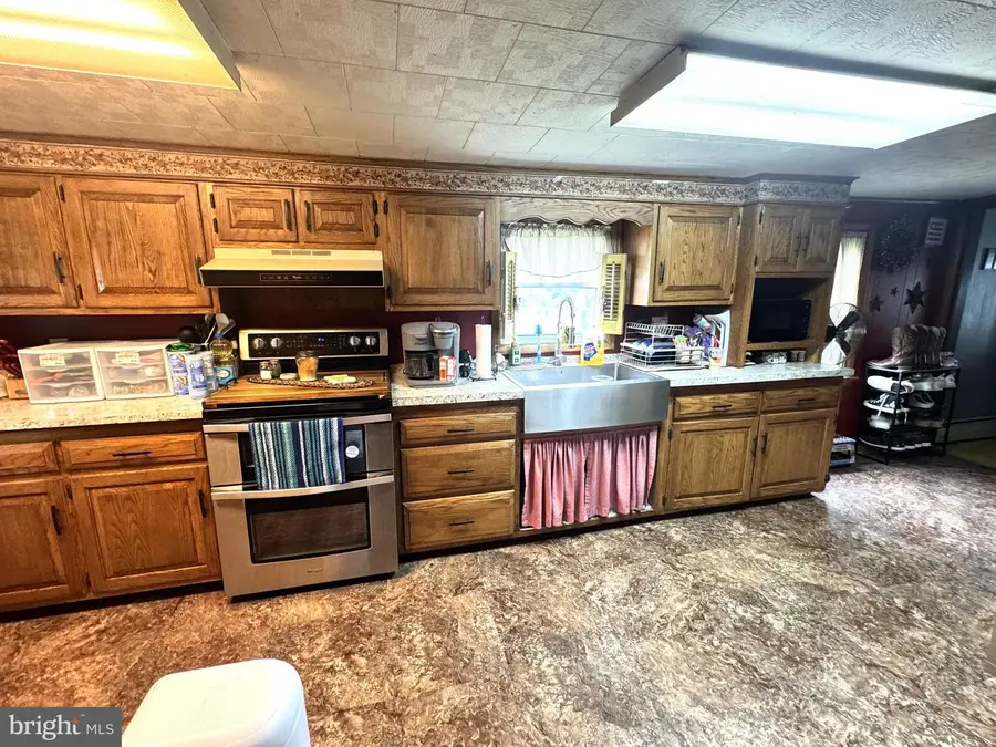 421 E Freedom Ave, Burnham, PA 17009 - #3