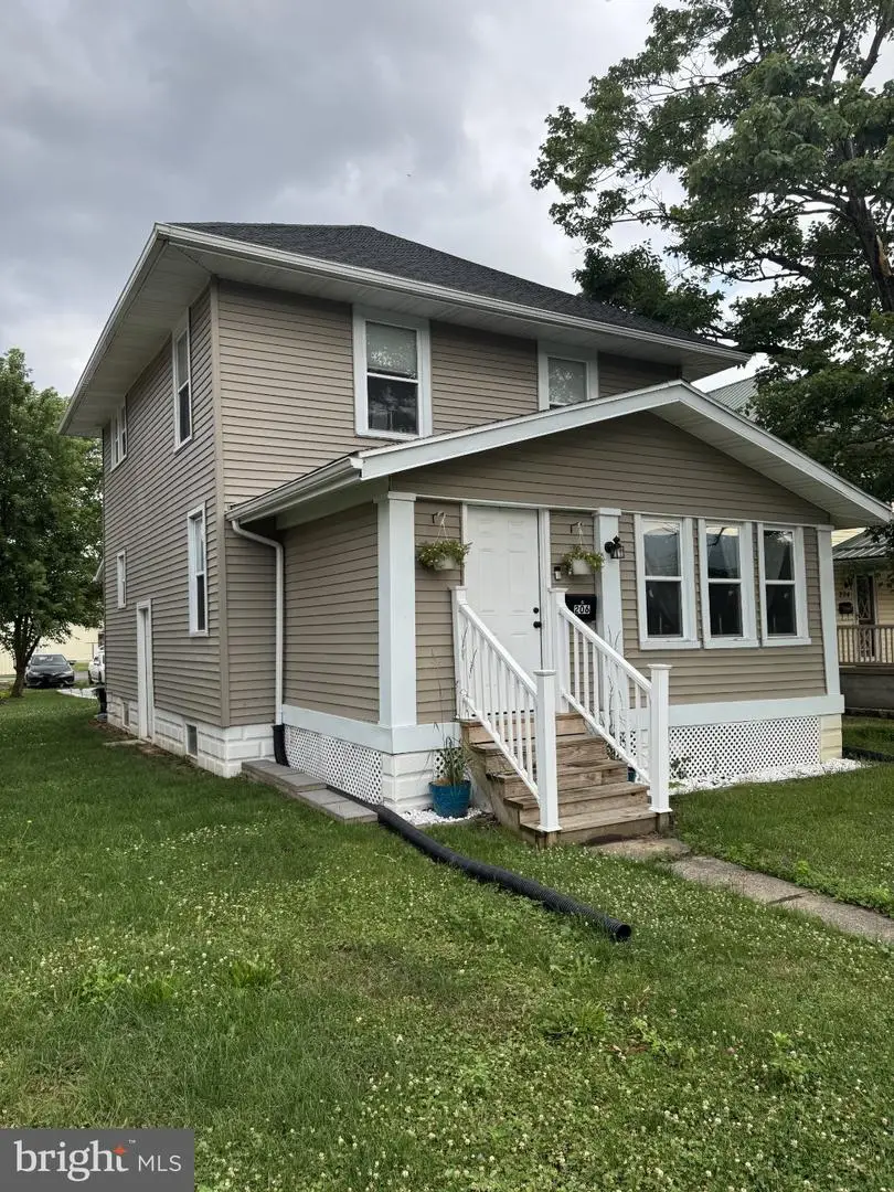 206 5th Ave, Burnham, PA 17009 - #1