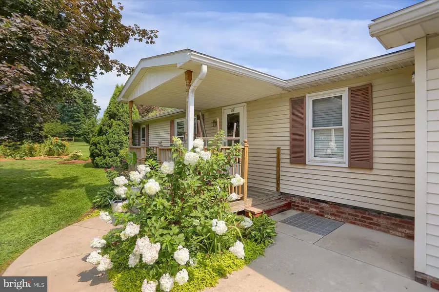 79 Grand St, Belleville, PA 17004 - #3
