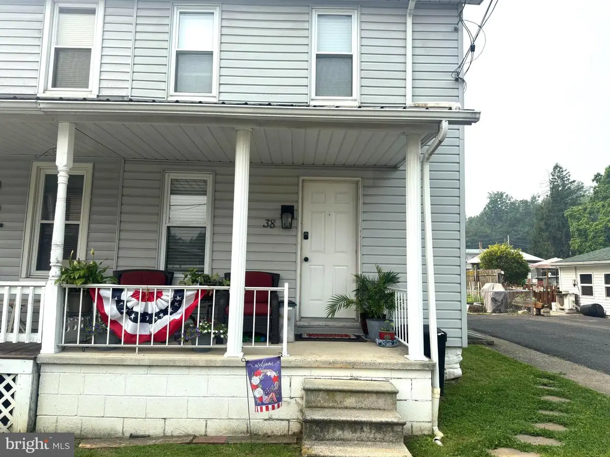 38 Maclay St, Milroy, PA 17063 - #1