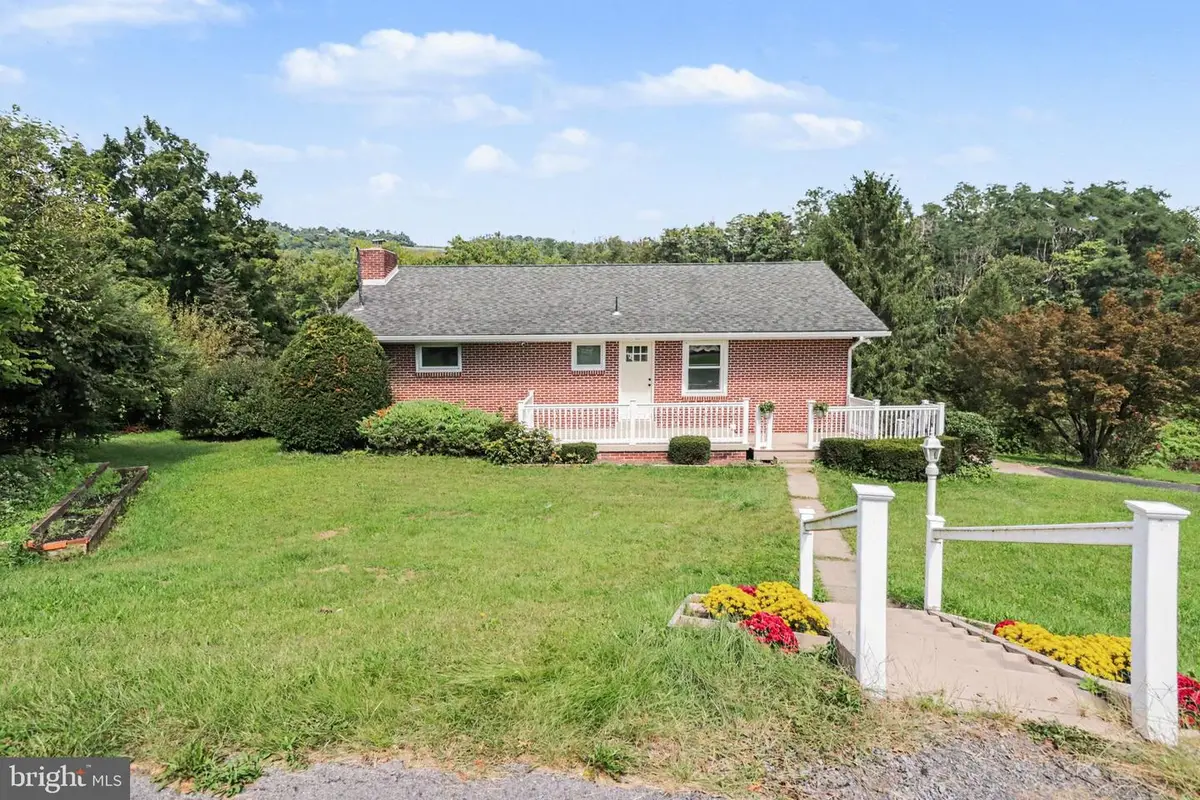 1445 Loop Rd, Lewistown, PA 17044 - #1