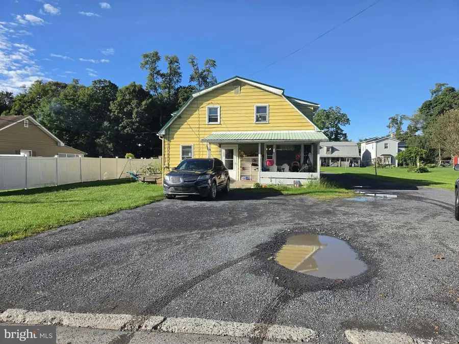 126 College Ave, Milroy, PA 17063 - #2