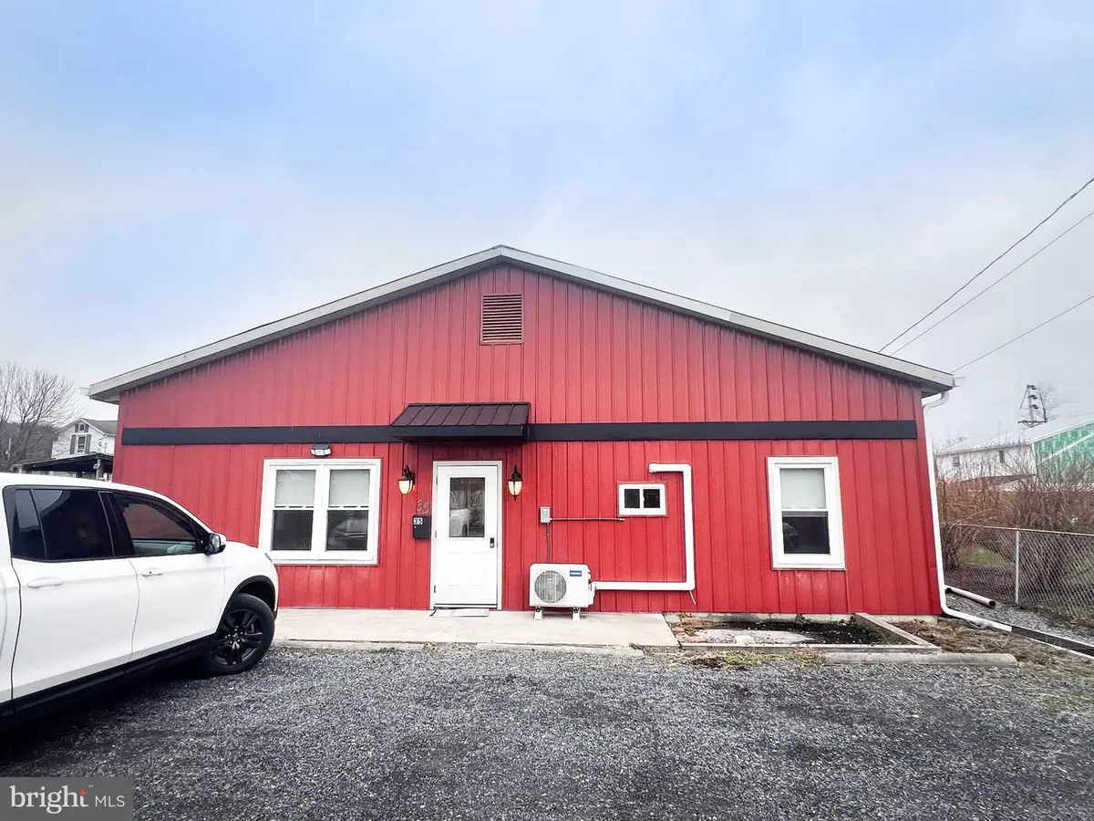 35 Rodney St, Milroy, PA 17063 - #1