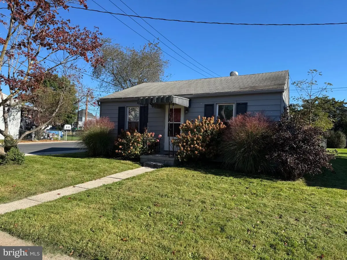 501 S Wayne St, Lewistown, PA 17044 - #1