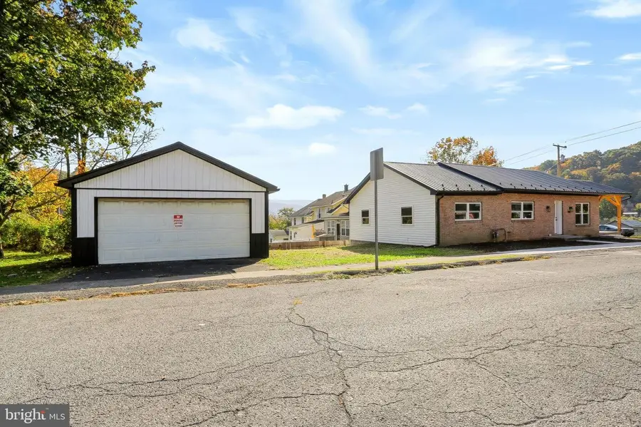 101 Highland Ave, Lewistown, PA 17044 - #2