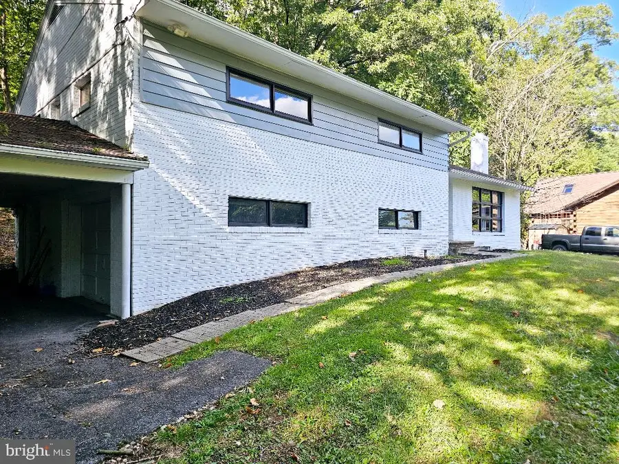 43 Red Oak Dr, Danville, PA 17821 - Image #2