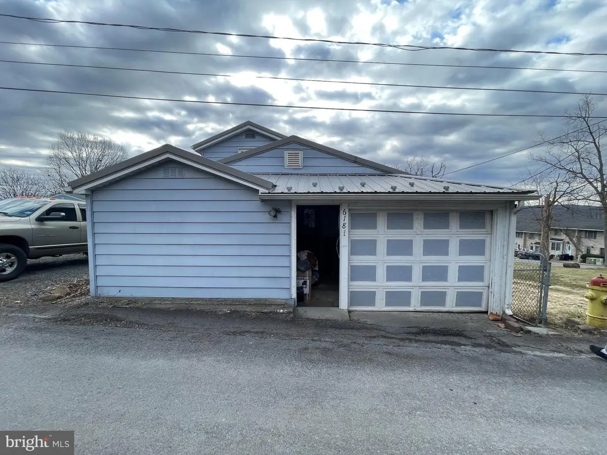 618 Upper St, Danville, PA 17821 - #1