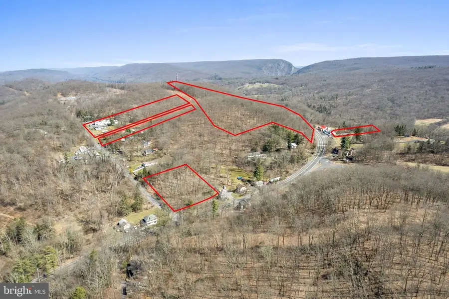 3154 Godfrey Ridge Dr, Stroudsburg, PA 18360 - Image #2