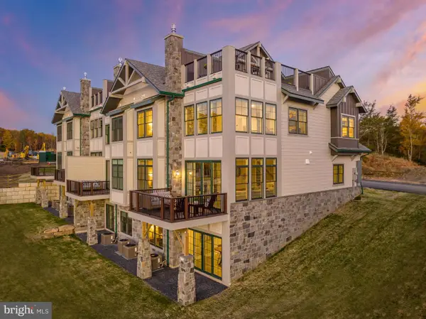 630 Hunter Circle - Private Vacation Club #1 2nd Home Alt, TANNERSVILLE, PA 18372