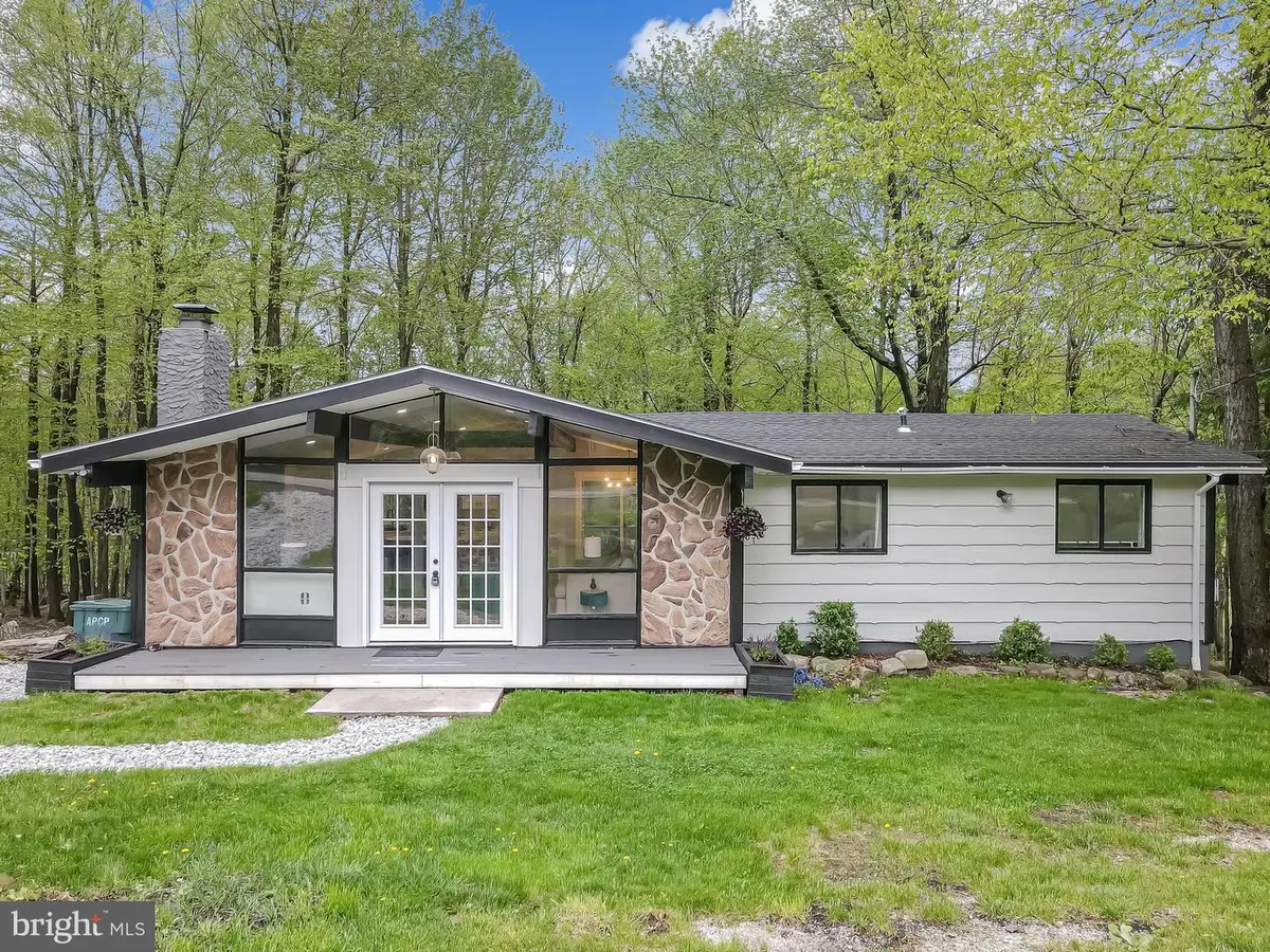 1413 Waterfront Dr, Tobyhanna, PA 18466 - #1